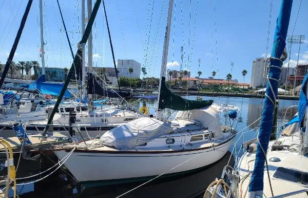 Slide: The Image of Cape Dory 30 MK II 1987 - 0