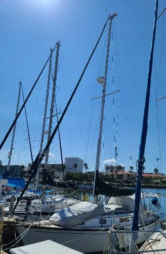 Slide: The Image of Cape Dory 30 MK II 1987 - 1