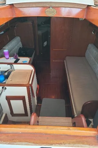 Slide: The Image of Cape Dory 30 MK II 1987 - 8