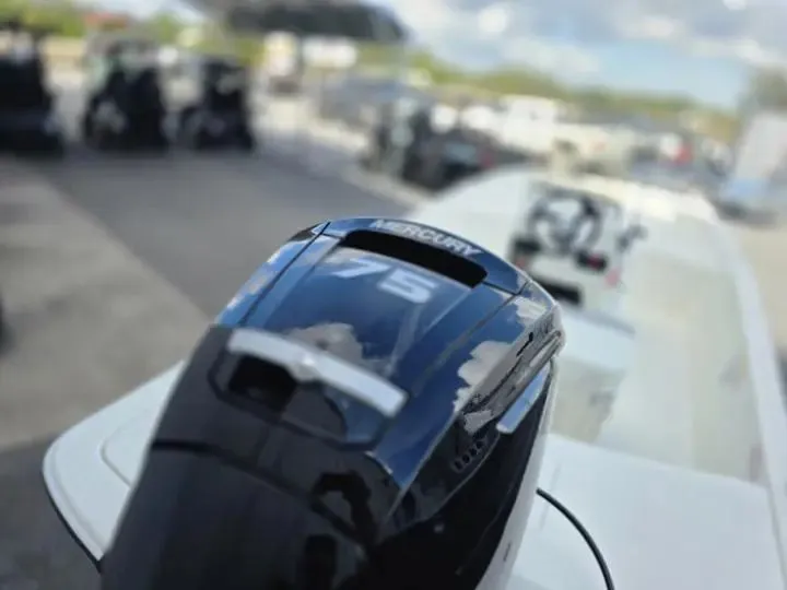 Slide: The Image of Mako Pro Skiff 17 CC 2026 with Mercury 75 HP outboard motor. - 6