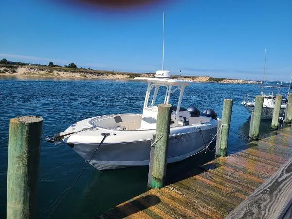 Slide: The Image of Robalo R242 Center Console 2019 - 8
