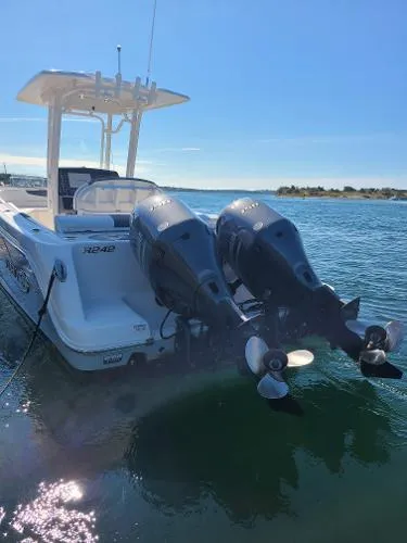 Slide: The Image of Robalo R242 Center Console 2019 - 9