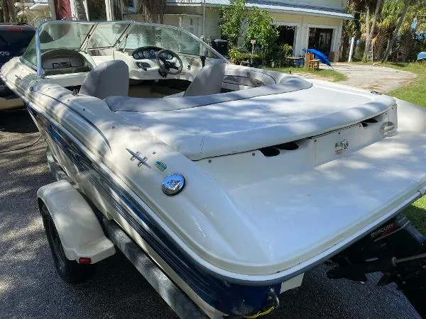 Slide: The Image of Sea Ray 185 Sport 2004 - 3