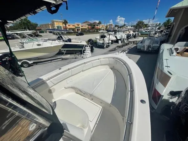 Slide: The Image of Seaswirl 2601 Center Console O/B 2008 - 10