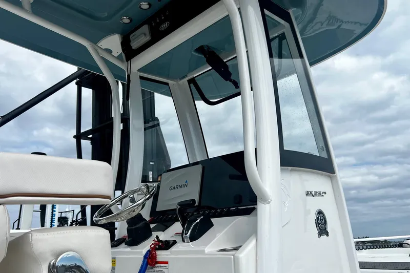 Slide: The Image of 2021 Sea Hunt BX 25 FS boat console with Garmin navigation system. - 8
