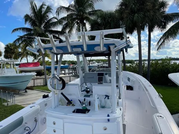 Slide: The Image of Everglades 325 Center Console 2014 - 10