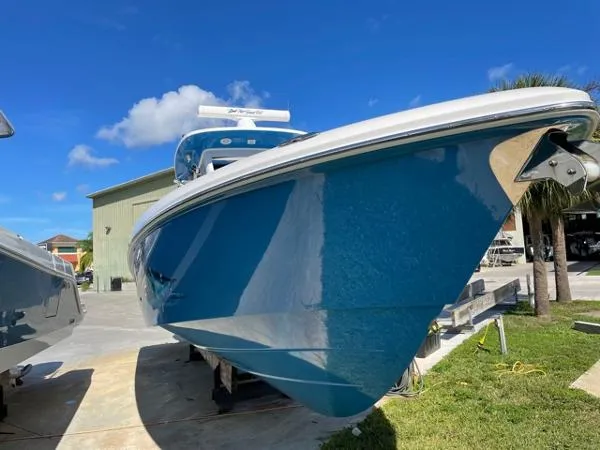 Slide: The Image of Everglades 325 Center Console 2014 - 6