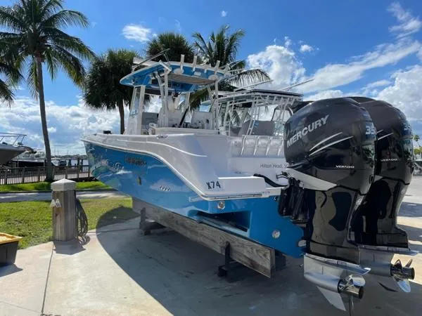 Slide: The Image of Everglades 325 Center Console 2014 - 7