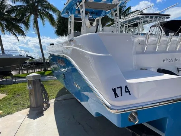 Slide: The Image of Everglades 325 Center Console 2014 - 8