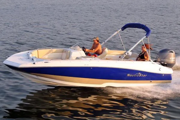 Slide: The Image of NauticStar 203SC Sport Deck 2017 - 5