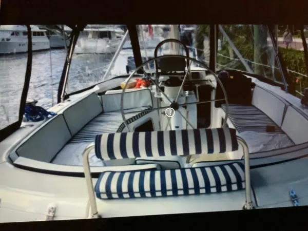Slide: The Image of Hunter 45 Center Cockpit 1997 - 2