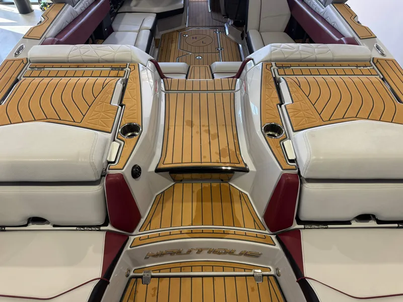 Slide: The Image of Interior of 2023 Nautique Super Air Nautique G23 Paragon boat. - 10