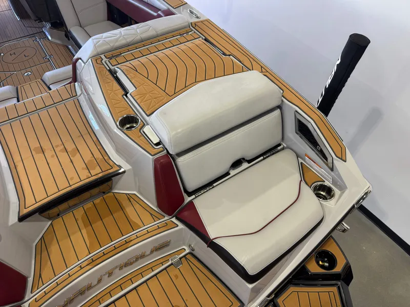 Slide: The Image of Interior of 2023 Nautique Super Air Nautique G23 Paragon boat. - 11