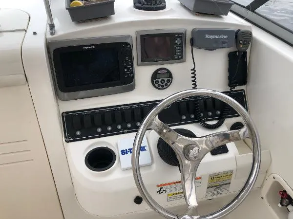 Slide: The Image of Boston Whaler 235 Conquest 2008 - 6