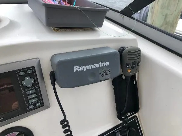 Slide: The Image of Boston Whaler 235 Conquest 2008 - 8
