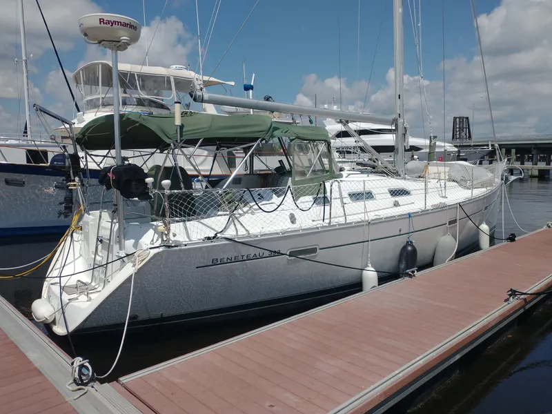 Slide: The Image of Beneteau 393 2002 - 1