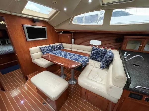 Slide: The Image of Hunter 50 Center Cockpit 2009 - 2