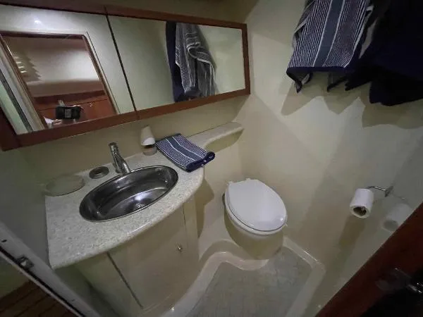 Slide: The Image of Hunter 50 Center Cockpit 2009 - 6