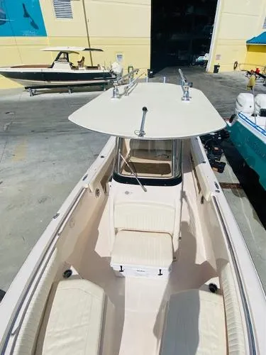 Slide: The Image of Grady-White Fisherman 230 2014 - 10