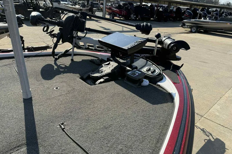 Slide: The Image of 2014 Nitro Z-8 boat deck with electronic equipment and trolling motor. - 3