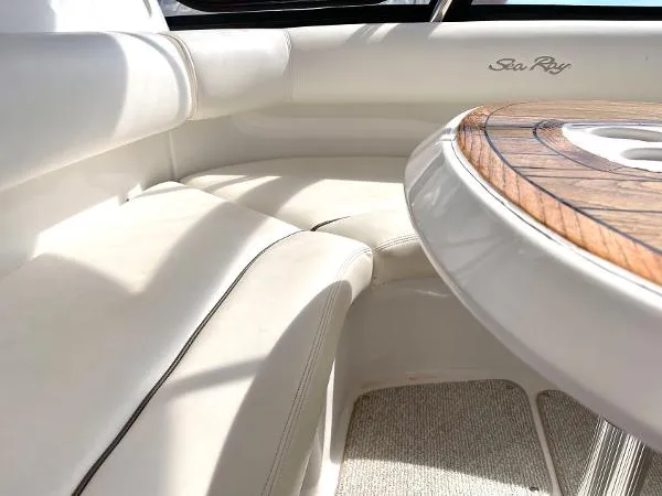 Slide: The Image of Sea Ray 580 Sedan Bridge 2006 - 9