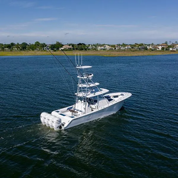 Slide: The Image of Front Runner 39 Center Console 2020 - 0