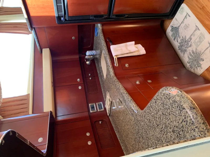 Slide: The Image of Sea Ray 40 Motor Yacht 2006 - 11