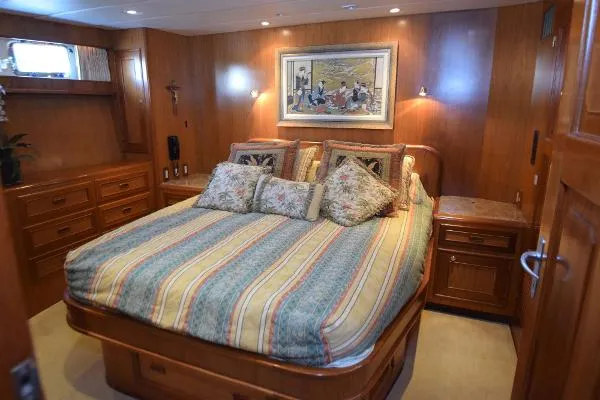 Slide: The Image of Grand Alaskan 64 Pilothouse 1999 - 7