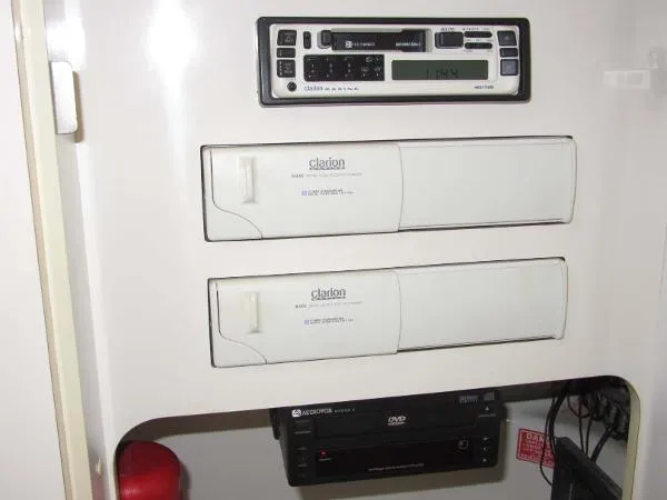 Slide: The Image of Sea Ray Aft Cabin 1997 - 10