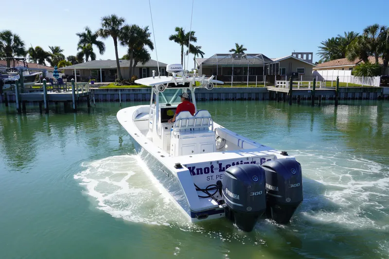 Slide: The Image of Regulator Marine 32 Forward Seating 2005 - 14