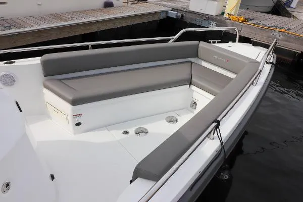 Slide: The Image of Axopar 28 CABIN 2020 - 3