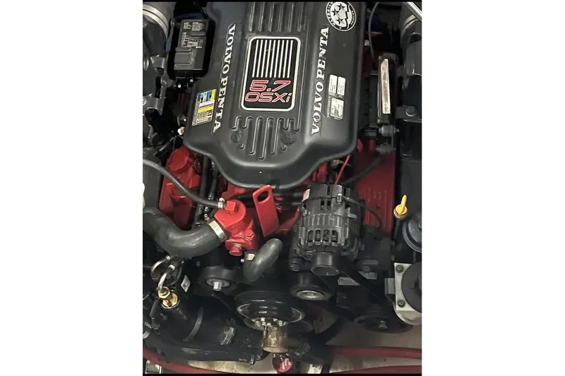 Slide: The Image of Volvo Penta 5.7 OSXi engine in 2008 Chaparral Signature 270 boat. - 10