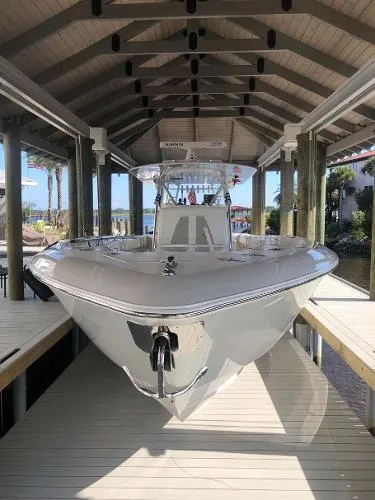 Slide: The Image of Contender Center Console Step Hull 2020 - 4