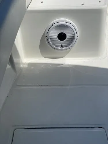 Slide: The Image of Regulator Marine 26 Forward Seating 2004 - 9