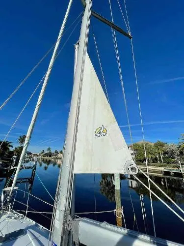 Slide: The Image of Beneteau 351 1995 - 10
