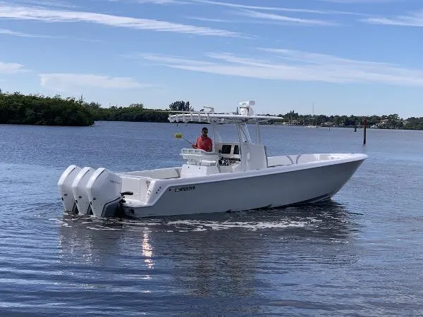 Slide: The Image of Contender 35 ST 2021 - 2