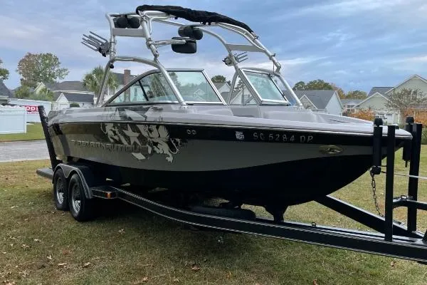 Slide: The Image of Correct Craft Super Air Nautique 220 2008 - 1
