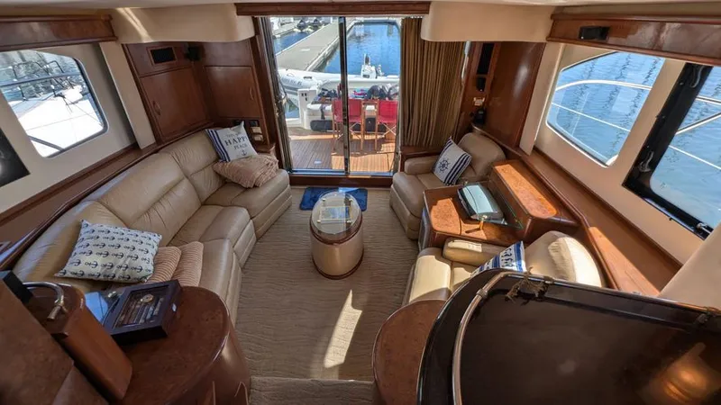 Slide: The Image of 2010 Ovation Flybridge - Image 3 - 3