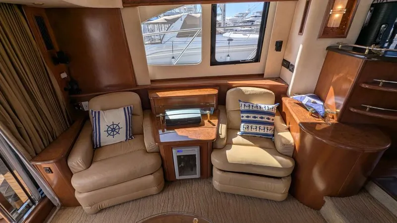 Slide: The Image of 2010 Ovation Flybridge - Image 33 - 33