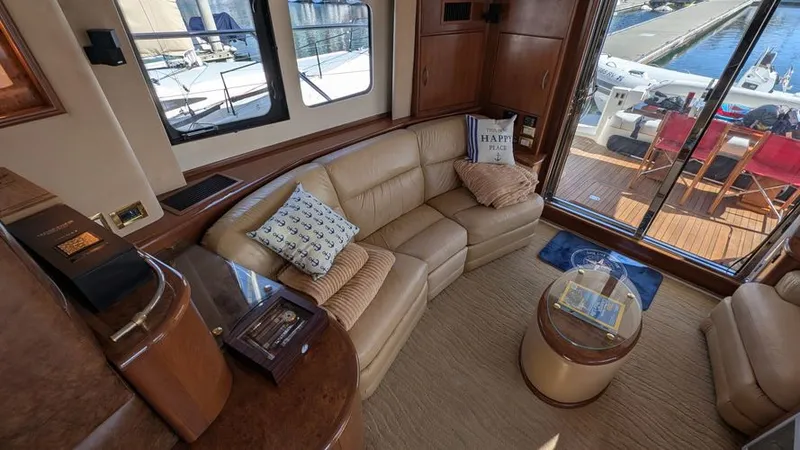 Slide: The Image of 2010 Ovation Flybridge - Image 38 - 38