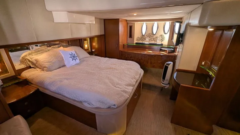 Slide: The Image of 2010 Ovation Flybridge - Image 45 - 45