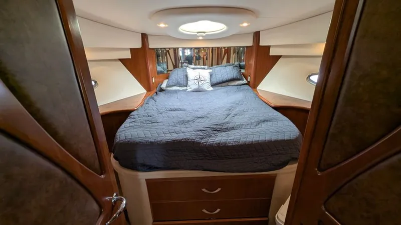 Slide: The Image of 2010 Ovation Flybridge - Image 50 - 50