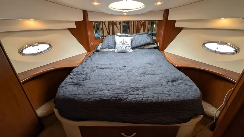 Slide: The Image of 2010 Ovation Flybridge - Image 51 - 51