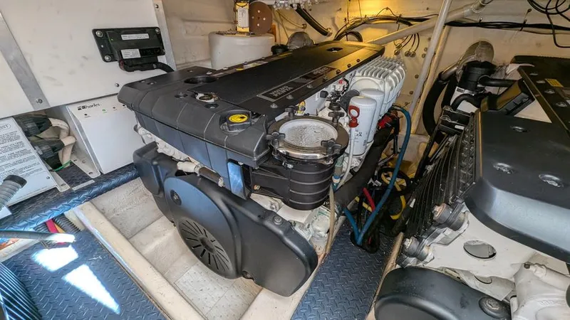 Slide: The Image of 2010 Ovation Flybridge - Image 60 - 60