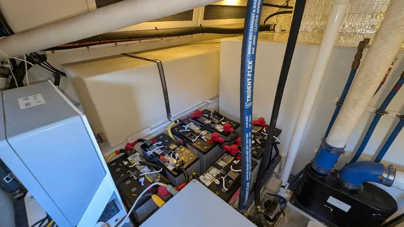 Slide: The Image of 2010 Ovation Flybridge - Image 61 - 61