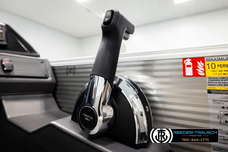 Slide: The Image of Throttle control of 2026 Bennington 22 SSRSF boat, featuring safety and capacity labels. - 36