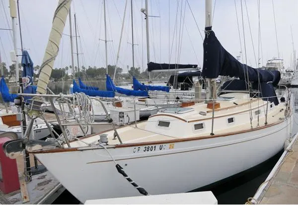 Slide: The Image of Victoria 34' Victoria 1987 - 0