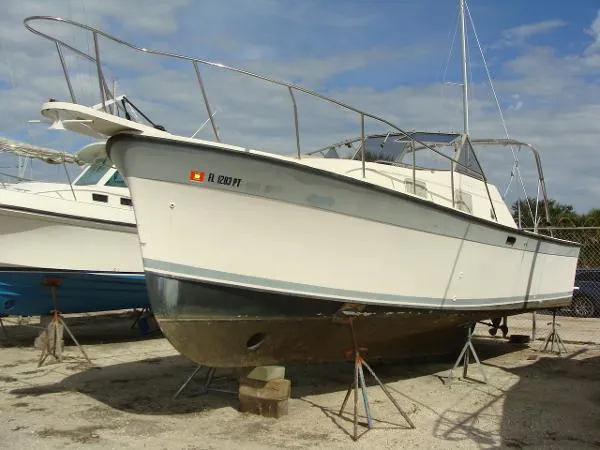 Slide: The Image of Luhrs Allura 30 1989 - 1