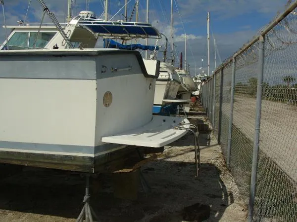 Slide: The Image of Luhrs Allura 30 1989 - 2