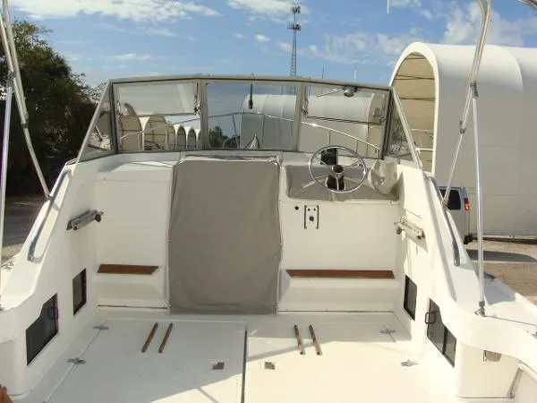 Slide: The Image of Luhrs Allura 30 1989 - 3